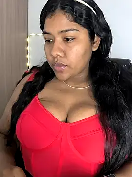 Snapshot of paola091 chatting on 10/06/25, 11:24 paola091 online show from 10/06/25, 11:24