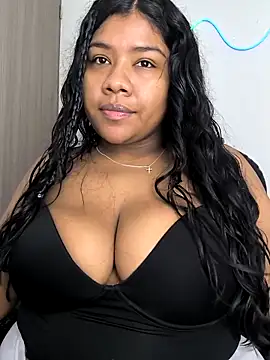 Snapshot of paola091 chatting on 10/19/25, 12:11 paola091 online show from 10/19/25, 12:11