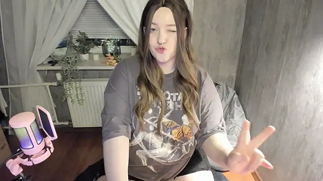 Sophia Edwards online show from 02/01/25, 06:08