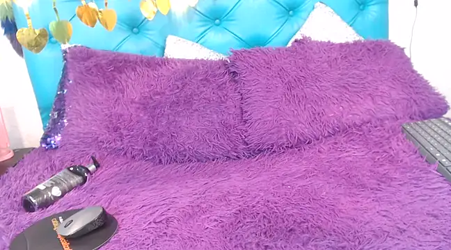 SARAWILLS online show from 01/29/25, 04:41