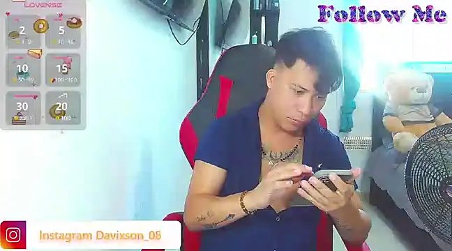 Snapshot of boyhot23x chatting on 01/10/25, 02:45 boyhot23x online show from 01/10/25, 02:45