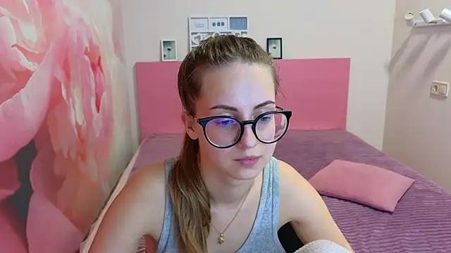 Snapshot of AliceAdams chatting on 01/31/25, 11:13 AliceAdams online show from 01/31/25, 11:13