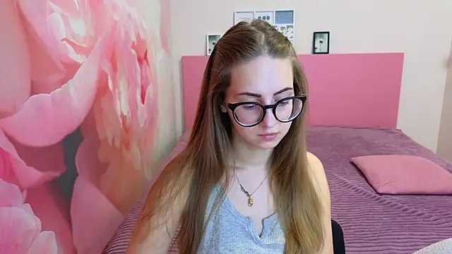 Snapshot of AliceAdams chatting on 02/14/25, 11:42 AliceAdams online show from 02/14/25, 11:42