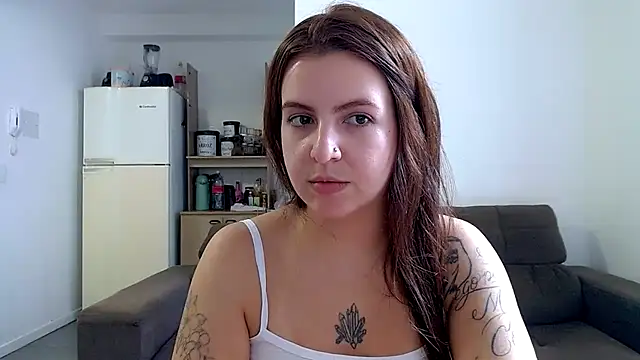 Snapshot of chelbyy chatting on 03/18/26, 08:23 chelbyy online show from 03/18/26, 08:23