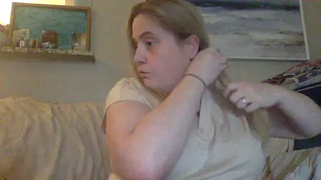 Hleigh327 online show from 06/02/26, 05:26