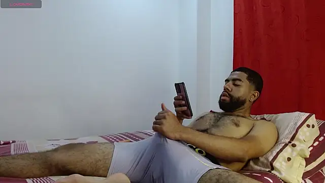 Snapshot of Aroon_Stonne chatting on 01/16/25, 01:58 Aroon Stonne online show from 01/16/25, 01:58