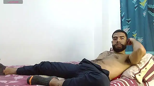 Snapshot of Aroon_Stonne chatting on 03/16/25, 02:43 Aroon Stonne online show from 03/16/25, 02:43