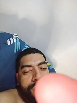 Snapshot of Aroon_Stonne chatting on 11/06/25, 06:25 Aroon Stonne online show from 11/06/25, 06:25