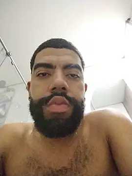 Snapshot of Aroon_Stonne chatting on 11/19/25, 06:02 Aroon Stonne online show from 11/19/25, 06:02