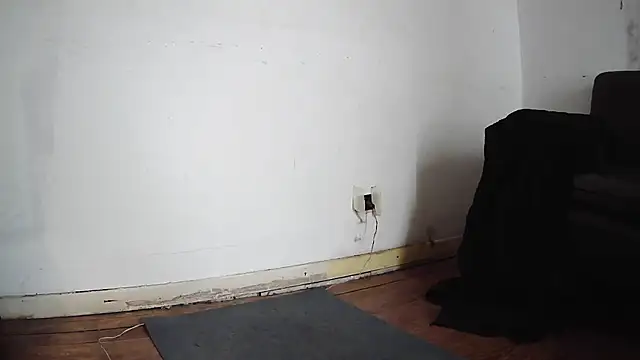 Snapshot of seoulsat@xh chatting on 02/15/25, 03:50 seoulsatxh online show from 02/15/25, 03:50