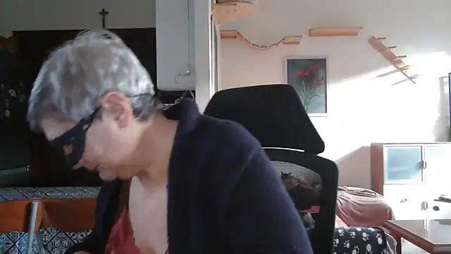 Snapshot of simona60 chatting on 12/18/24, 02:28 simona60 online show from 12/18/24, 02:28