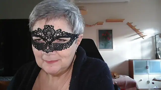 Snapshot of simona60 chatting on 12/21/24, 02:04 simona60 online show from 12/21/24, 02:04