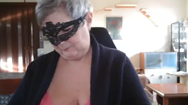 Snapshot of simona60 chatting on 01/16/25, 02:08 simona60 online show from 01/16/25, 02:08