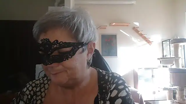 Snapshot of simona60 chatting on 10/08/25, 01:20 simona60 online show from 10/08/25, 01:20