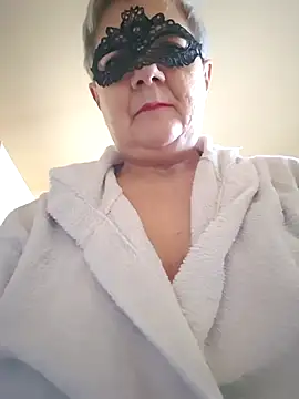 Snapshot of simona60 chatting on 10/26/25, 07:14 simona60 online show from 10/26/25, 07:14