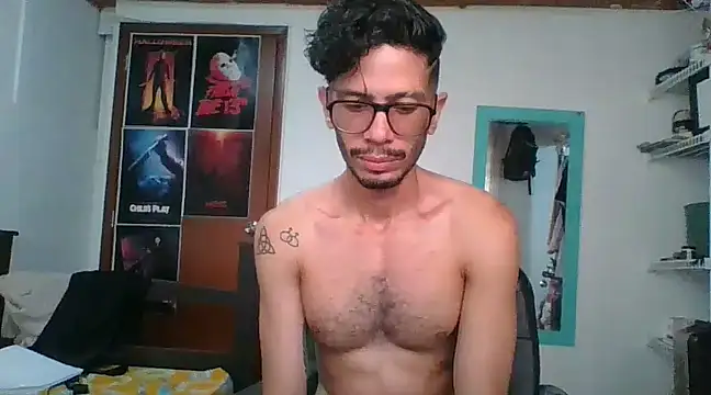 Snapshot of alisterxxx chatting on 12/24/24, 12:11 alisterxxx online show from 12/24/24, 12:11