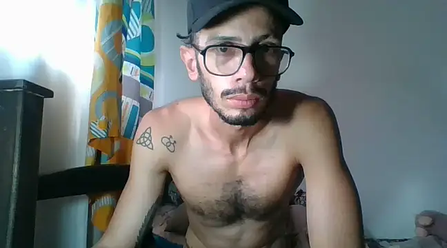 Snapshot of alisterxxx chatting on 01/14/25, 06:49 alisterxxx online show from 01/14/25, 06:49