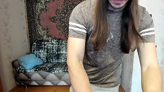 Snapshot of Marrymepls chatting on 02/20/25, 08:28 Marrymepls online show from 02/20/25, 08:28