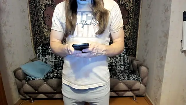 Snapshot of Marrymepls chatting on 03/04/25, 07:54 Marrymepls online show from 03/04/25, 07:54