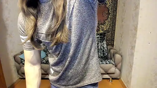 Snapshot of Marrymepls chatting on 03/15/25, 02:34 Marrymepls online show from 03/15/25, 02:34