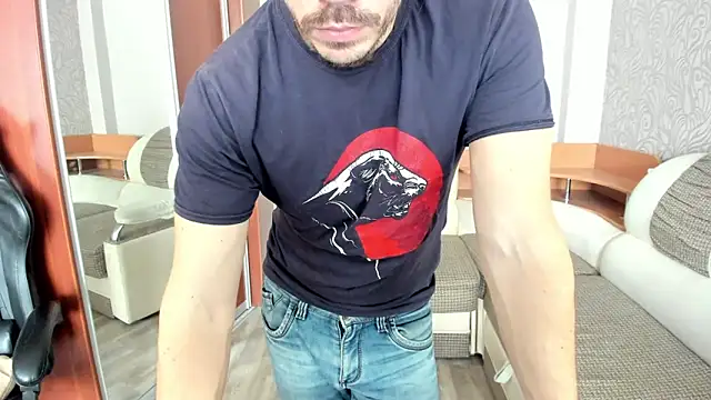 Snapshot of Marrymepls chatting on 11/01/25, 02:35 Marrymepls online show from 11/01/25, 02:35