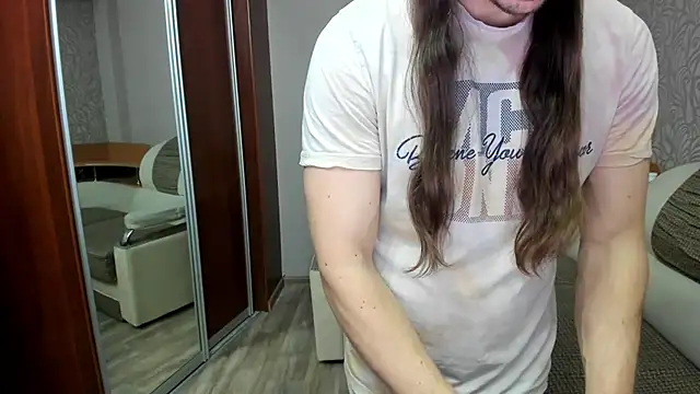 Snapshot of Marrymepls chatting on 11/12/25, 03:01 Marrymepls online show from 11/12/25, 03:01