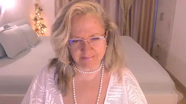 Raisshy online show from 10/15/25, 04:56