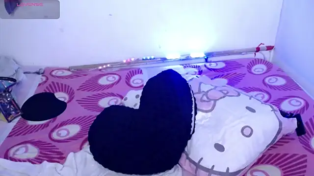 ninatiny online show from 04/07/26, 11:54