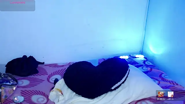 Snapshot of ninatiny chatting on 06/26/26, 11:03 ninatiny online show from 06/26/26, 11:03