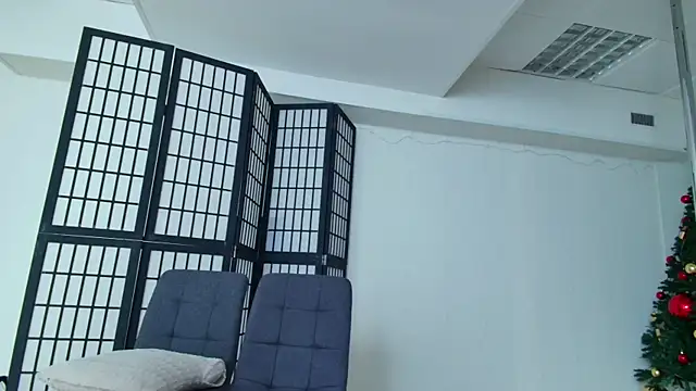 Snapshot of girl_nextd00r chatting on 01/10/25, 01:20 girl nextd00r online show from 01/10/25, 01:20