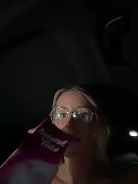 jasminesummer online show from 02/04/25, 10:55