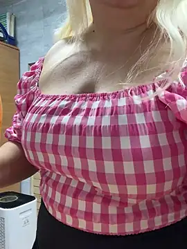 Snapshot of SabinaSweety chatting on 12/14/24, 12:33 SabinaSweety online show from 12/14/24, 12:33