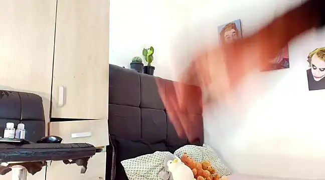 Snapshot of queenaliice chatting on 03/08/25, 05:54 queenaliice online show from 03/08/25, 05:54