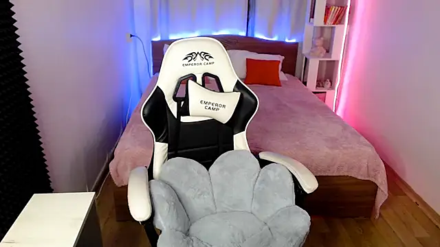 Snapshot of Kira_honeyy chatting on 01/22/25, 12:06 Kira honeyy online show from 01/22/25, 12:06