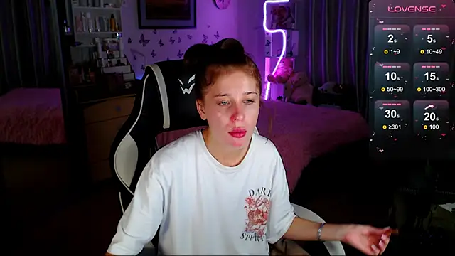 Snapshot of Kira_honeyy chatting on 09/09/25, 11:10 Kira honeyy online show from 09/09/25, 11:10