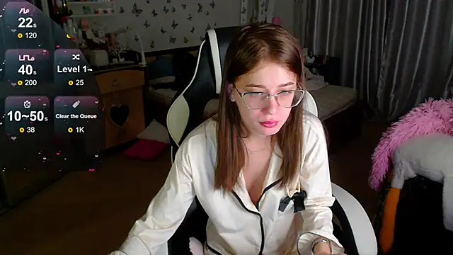 Snapshot of Kira_honeyy chatting on 01/13/26, 02:17 Kira honeyy online show from 01/13/26, 02:17
