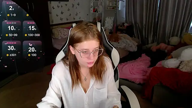 Snapshot of Kira_honeyy chatting on 04/12/26, 06:40 Kira honeyy online show from 04/12/26, 06:40