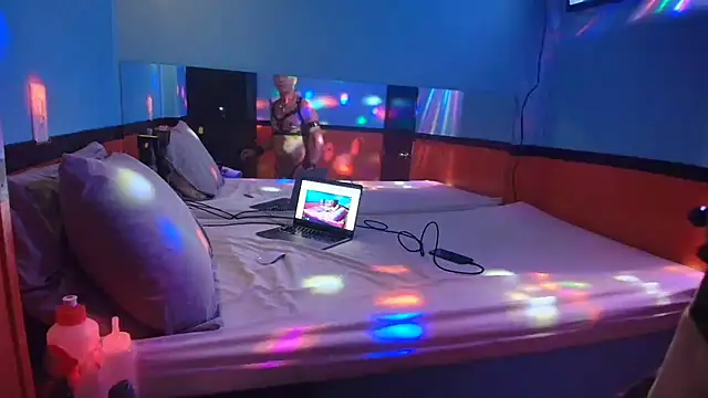 MikyFoxx online show from 03/16/25, 01:07