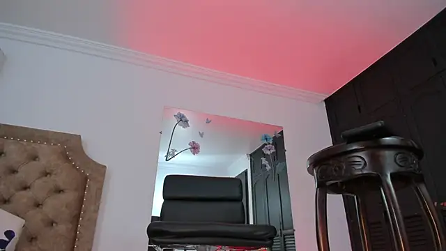 Snapshot of KATALINA_HOT_TS chatting on 10/17/25, 07:05 KATALINA HOT TS online show from 10/17/25, 07:05