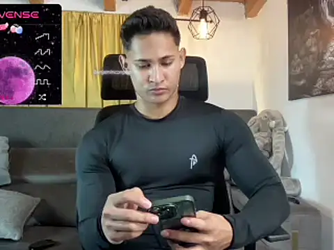 Snapshot of BenjaminCooperk chatting on 02/26/25, 06:47 BenjaminCooperk online show from 02/26/25, 06:47