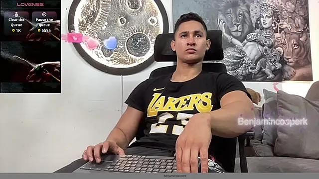 Snapshot of BenjaminCooperk chatting on 11/11/25, 03:06 BenjaminCooperk online show from 11/11/25, 03:06