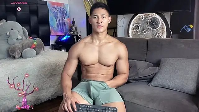Snapshot of BenjaminCooperk chatting on 05/29/26, 12:30 BenjaminCooperk online show from 05/29/26, 12:30