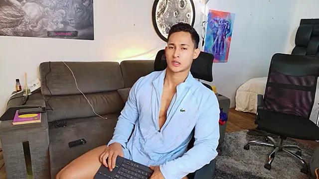Snapshot of BenjaminCooperk chatting on 07/15/26, 06:18 BenjaminCooperk online show from 07/15/26, 06:18