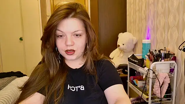 Snapshot of cutewhip chatting on 09/15/25, 06:19 cutewhip online show from 09/15/25, 06:19