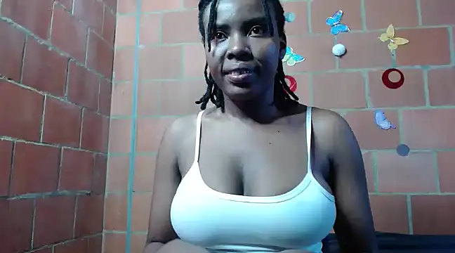 Snapshot of Magaharper10 chatting on 03/12/25, 06:44 Magaharper10 online show from 03/12/25, 06:44
