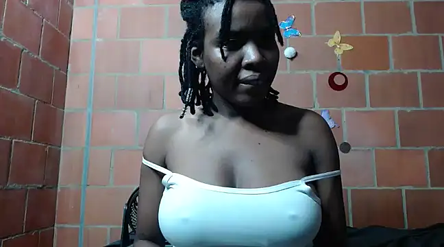 Snapshot of Magaharper10 chatting on 03/13/25, 05:43 Magaharper10 online show from 03/13/25, 05:43