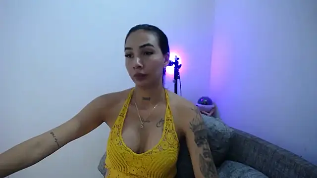 Snapshot of Allyson_Smith chatting on 12/14/24, 11:56 Allyson Smith online show from 12/14/24, 11:56