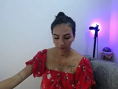 Snapshot of Allyson_Smith chatting on 02/02/25, 01:23 Allyson Smith online show from 02/02/25, 01:23