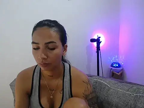 Snapshot of Allyson_Smith chatting on 02/07/25, 10:30 Allyson Smith online show from 02/07/25, 10:30