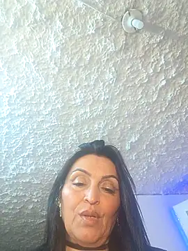 Snapshot of zullyxhot chatting on 11/14/25, 08:07 zullyxhot online show from 11/14/25, 08:07